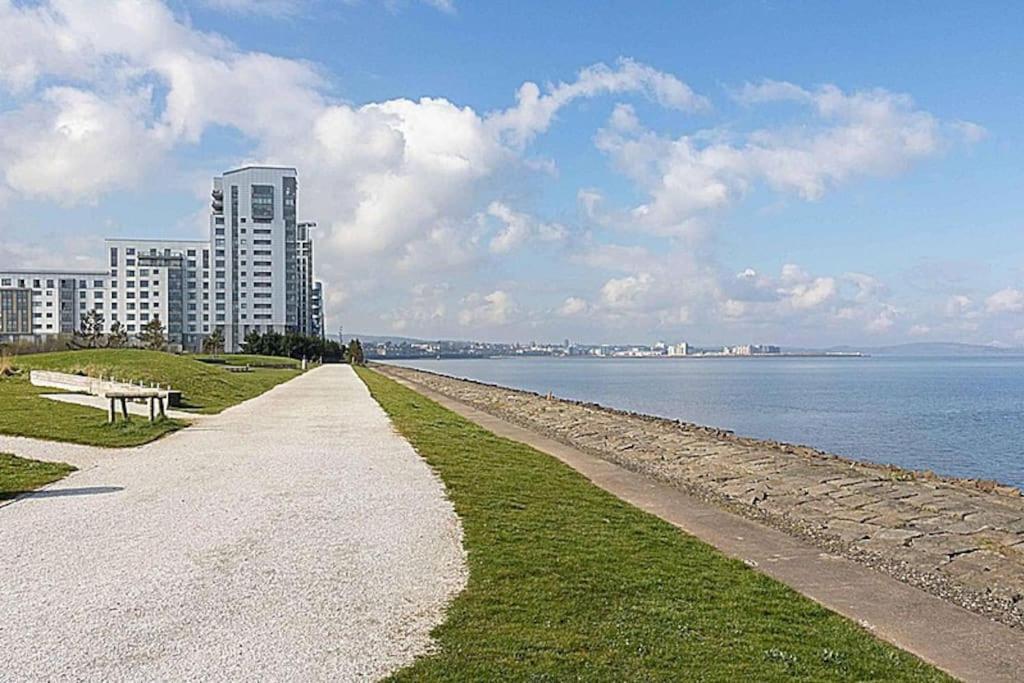Modern 2 Bed Apartment With Stunning Seaside View Эдинбург Экстерьер фото